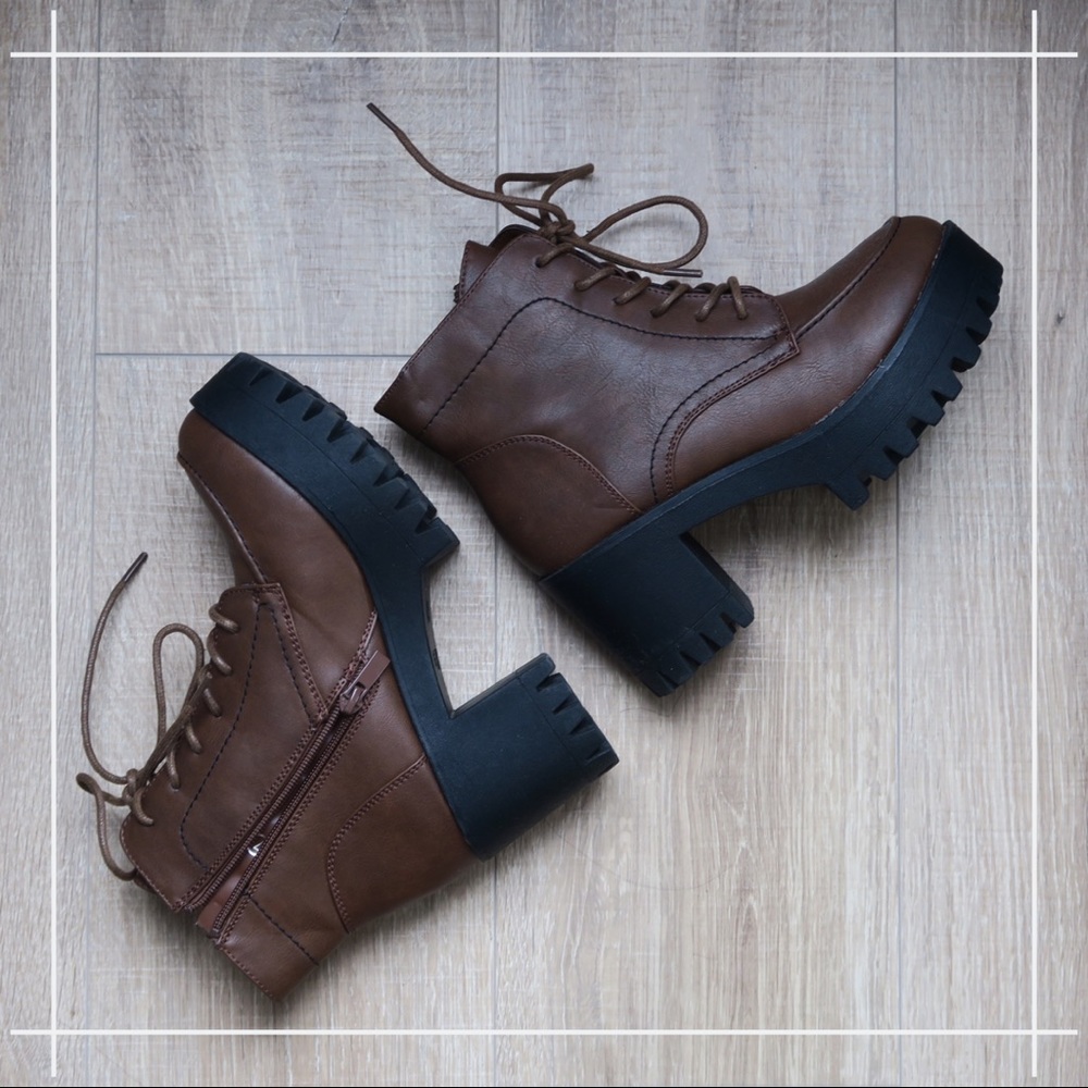 Brown Platform Combat Boots 🕰